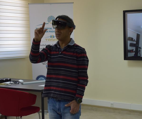 Screenshot from Ziçev Augmented Reality vocational training application on HoloLens
